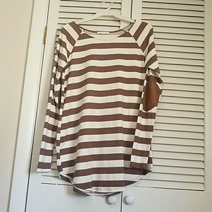 Tunic woth elbow patch